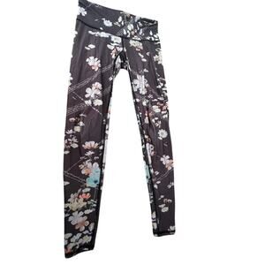 Teeki Flowers and Fox leggings size medium yoga lounge stretchy flattering light